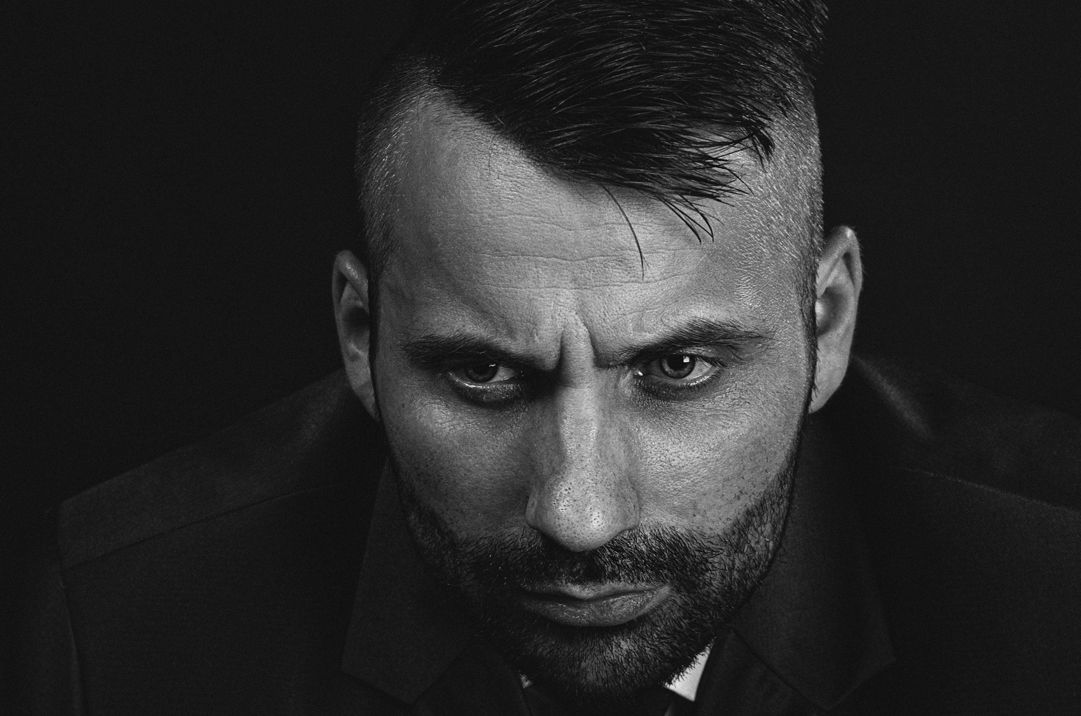 Kamera önünde, sahnede, her zaman yanınızda